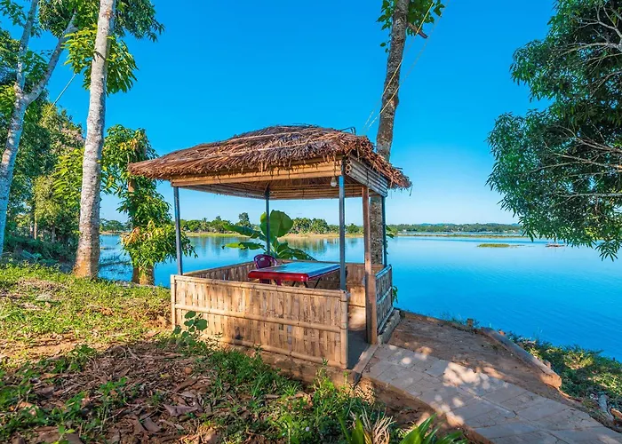 Divine Lake Island